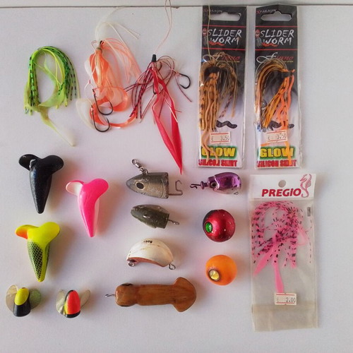 Fishing Equipment Set like new, 18 items including Pregio and Slider Worm