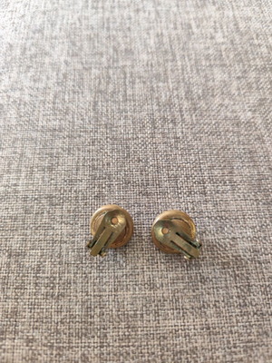 Clip-on earrings like new