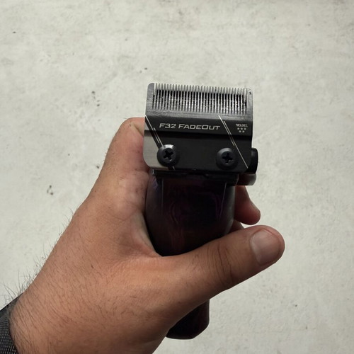 Wahl Vapor 8500 RPM zero gap hair clipper like new