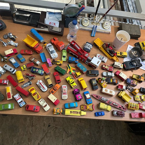 Collectible metal toy cars used, rare pack of 160 pieces