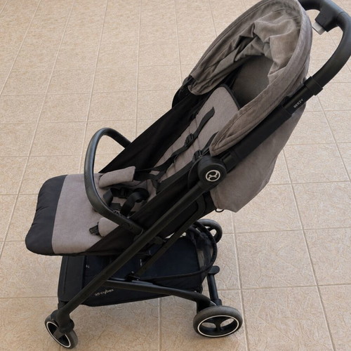 Cyber Beezy stroller used, lightweight and easy to fold
