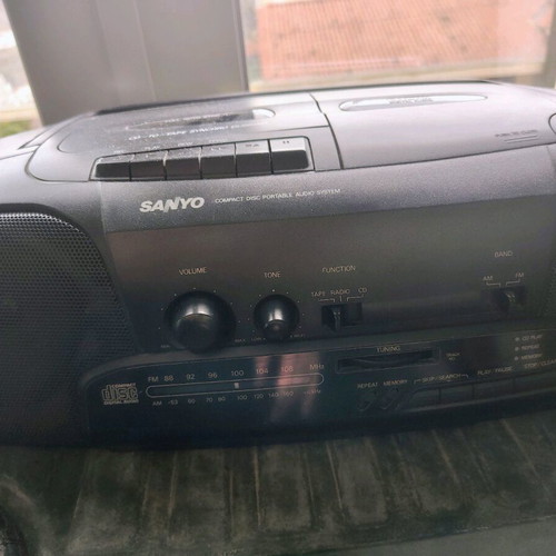 Sanyo Portable Stereo System like new