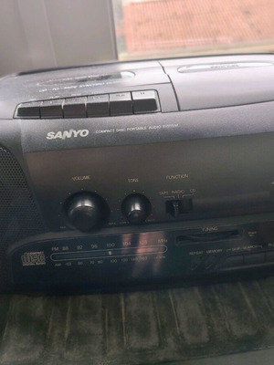 Sanyo Portable Stereo System like new