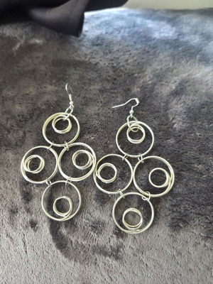 Earrings like new, grey silver circles