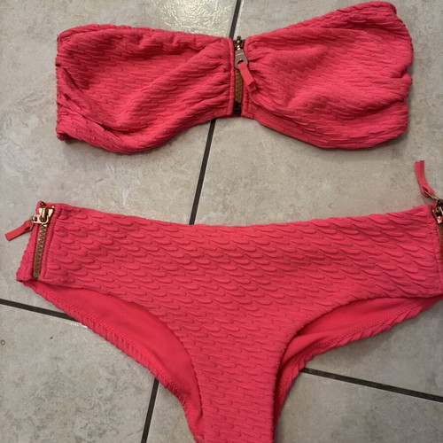 Fuchsia bikini with zipper details, size S