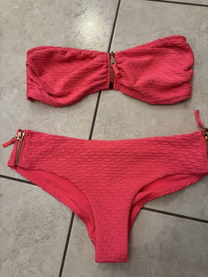 Fuchsia bikini with zipper details, size S
