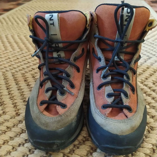 Garmont vintage hiking boots size 38 like new, beige brown