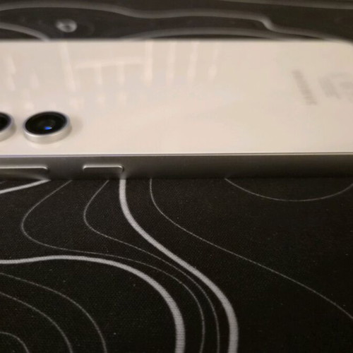 Samsung Galaxy S23 FE 8GB RAM 128GB white like new
