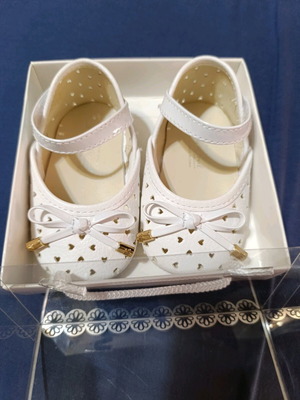 Mayoral baby shoes size 18 like new