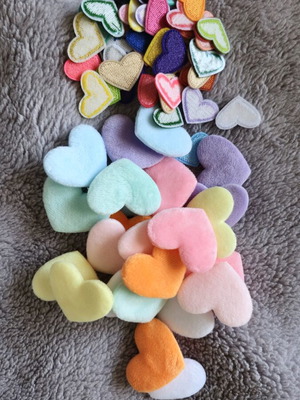 Hearts in various colors and sizes, pack of 69, new