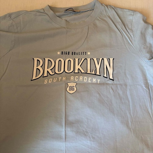 Women's T-shirt size L turquoise like new