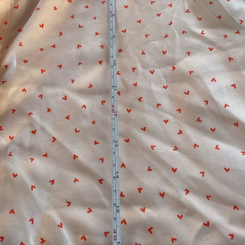 Cropped shirt with hearts one size, like new, beige and red