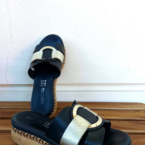 Softies Platform Sandals Size 38 Like New Black and Gold