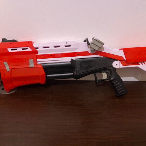 Fortnite Nerf Tactical Shotgun lightly used with 1 dart