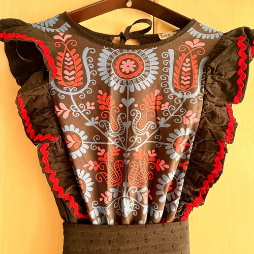 Bee me dress like new, black with printed pattern and belt