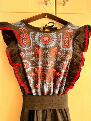 Bee me dress like new, black with printed pattern and belt