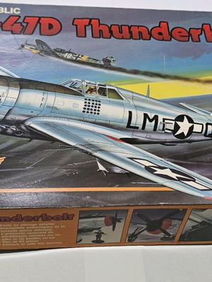 Republic P-47D Thunderbolt Vintage μοντέλο σε κλίμακα 1/48 σαν καινούργιο
