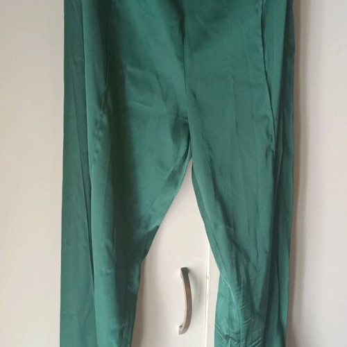 Satin pants green medium like new