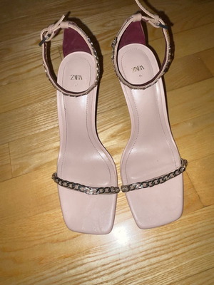 Zara leather women's sandals used with chains, size 40