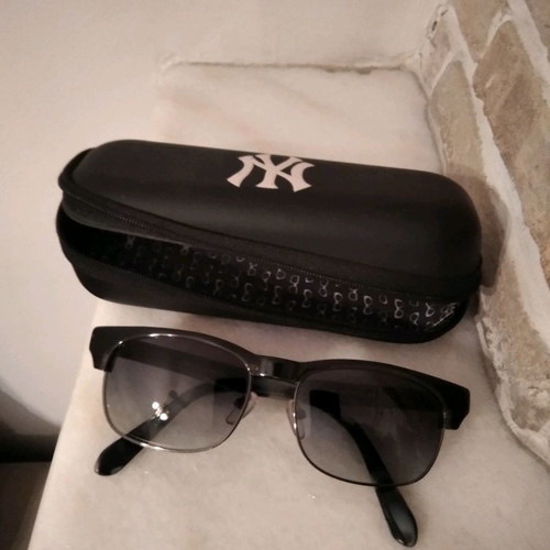 Retro kids sunglasses like new