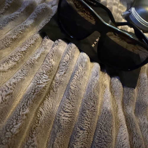 Marc by Marc Jacob sunglasses like new, black and gold