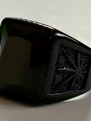 Black Crystal Signet Ring brand new, palm leaf design, 316L stainless steel