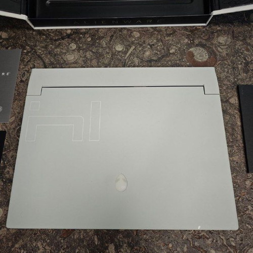 Dell Alienware x14 laptop Full HD, Intel Core i7, 16GB RAM, 512GB SSD