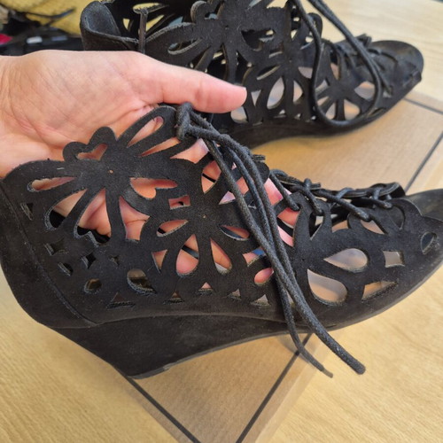 Primark platform shoes used, black suede with laces