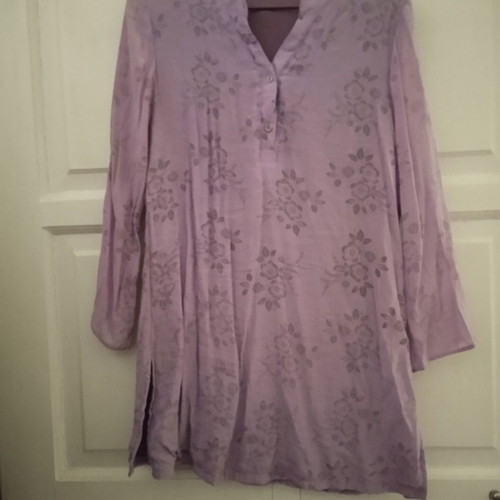 Floral purple tunic like new, grey pattern, size L