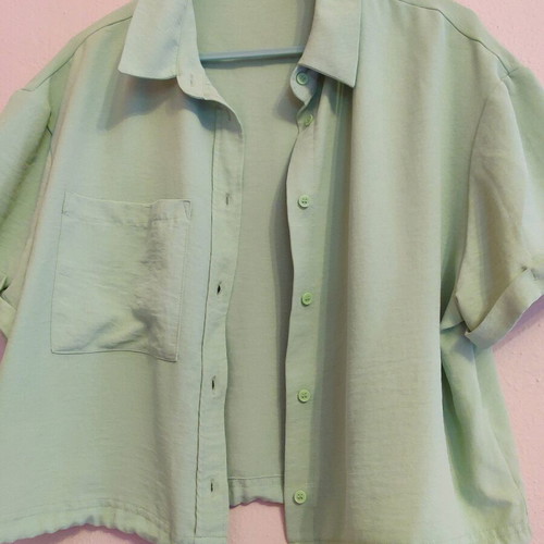 Crop top shirt women's like new, mint color, size L