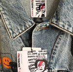Τζιν τζάκετ Guess X Brandalised by Banksy Large ολοκαίνουργιο