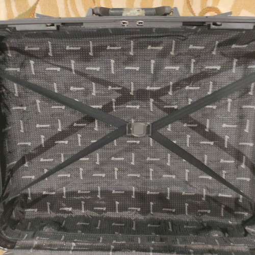 Eminent Flight Suitcase Used, Large Size 60x58x21 cm