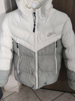 Nike small puffer jacket like new with pockets, white and grey