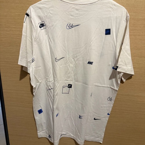 Nike T Shirt size Large like new, white