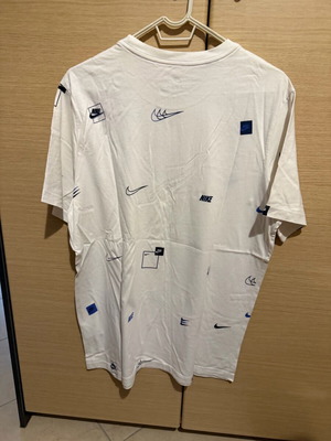 Nike T Shirt size Large like new, white