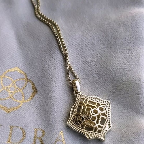 Kendra Scott pendant new, gold-colored
