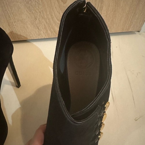 Guess suede high-heeled ankle boots like new with gold details