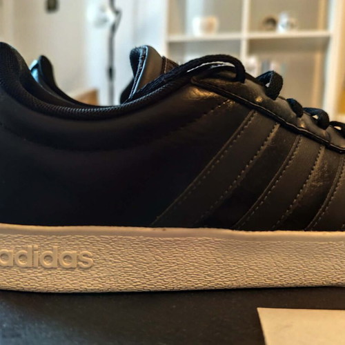 Adidas VL Court men's leather shoes like new, size 46, black