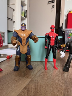 Avengers Marvel and DC Comics Figures 30 cm like new