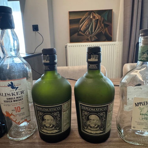 Empty liquor bottles used, pack of 7 pieces
