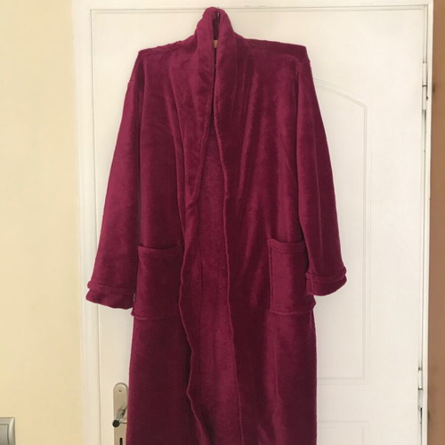 Long burgundy robe like new