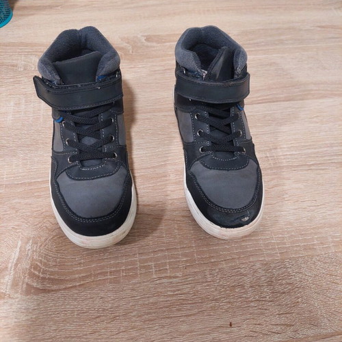 Boys' boots used, size 34