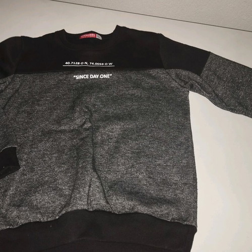 Energiers sweatshirts pack of 4 like new for 8 years old