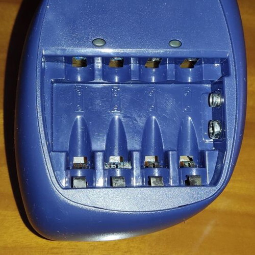 VARTA Battery Charger used