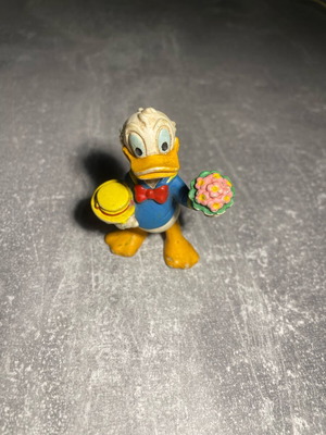 Donald Duck miniature figure used, vintage 1984 Walt Disney Bully