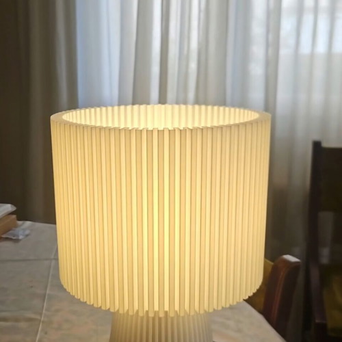 3D Printed Lamp like new, suitable for living room or bedroom