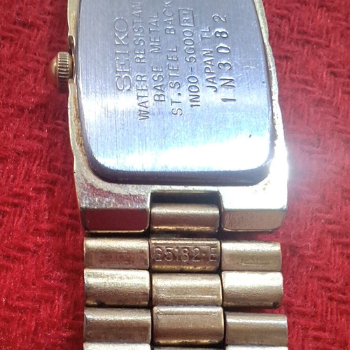 Seiko Quartz Vintage 1988 Women's Watch Like New