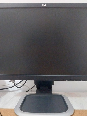 HP L2245W 22" οθόνη σαν καινούργια, μέγιστο ύψος 50εκ