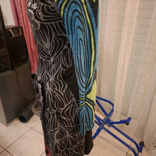Desigual dress size M like new, multicolor with black velvet belt