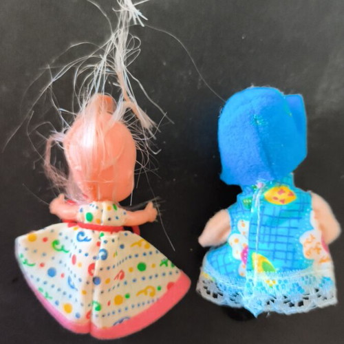 Filenaditses dolls AS, one without hat